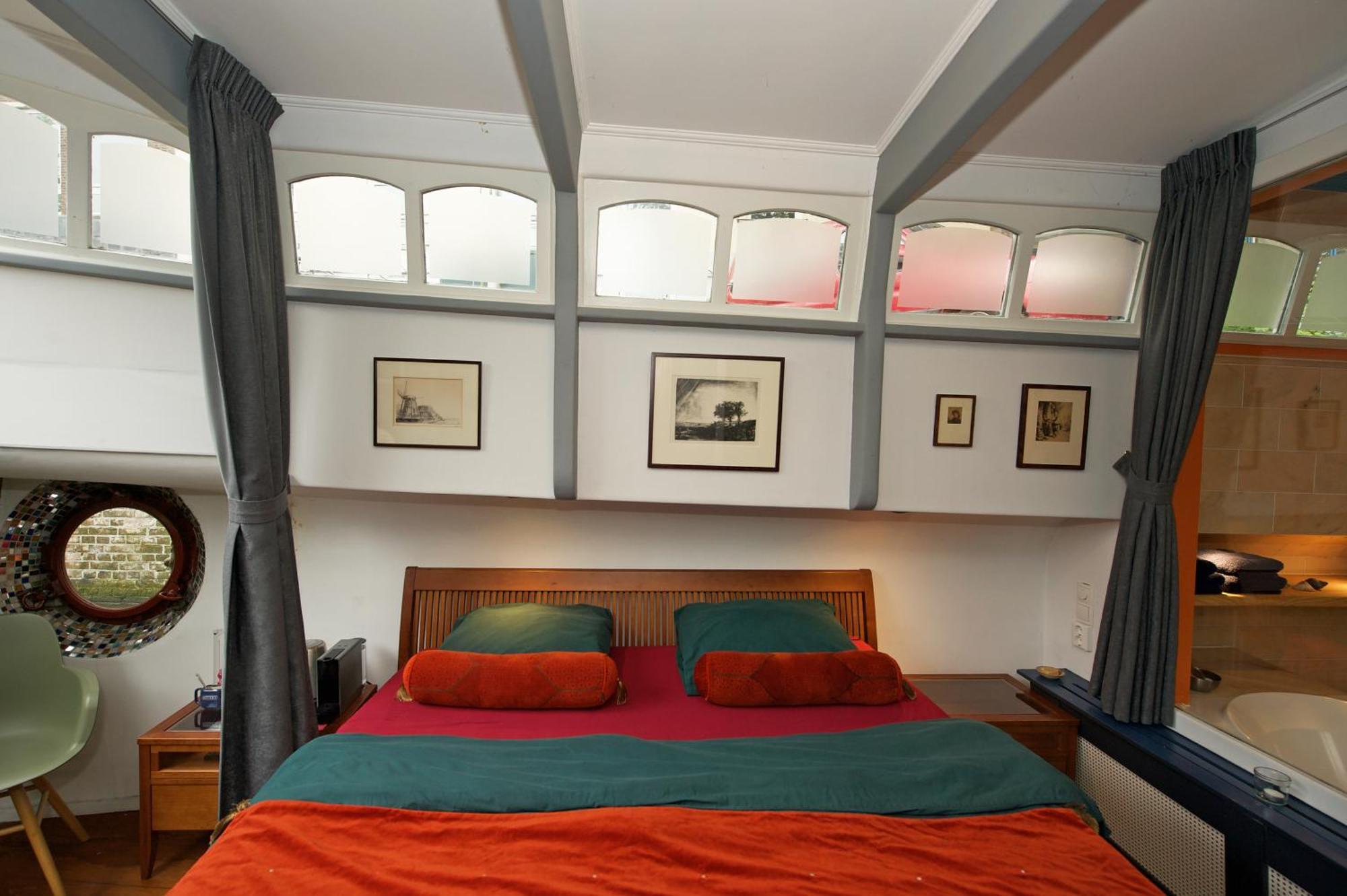 Amsterdam Center - Houseboat B&B By Captain Ricard Экстерьер фото